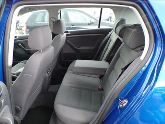 Volkswagen Golf 1,6 FSI 1.MAJITEL,COMFORT - 10