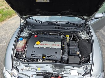 Alfa Romeo GT 2.0 JTS - 10