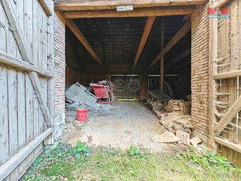 Prodej rodinného domu, 2656 m², Leština - 10