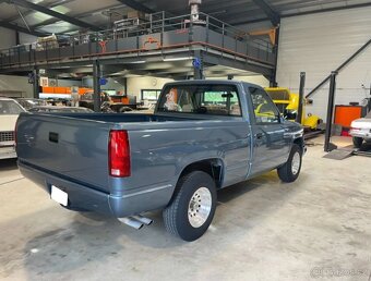 Chevroletu Silverado 1500 z roku 1988 - 10