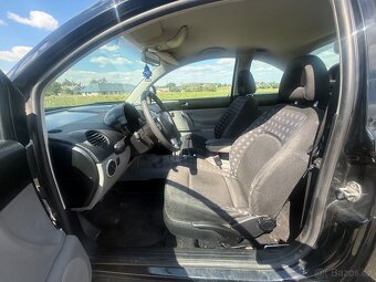 Volkswagen New Beatle 2,0 nové pneu, klimatizace - 10
