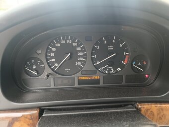 BMW E39 520i - 10