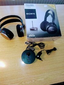 Prodám TV HYUNDAI+VCR FUNAI+SLUCHÁTKA SONY - 10