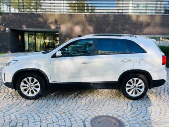 Kia Sorento 2.2CRDi 4x4 AUTOMAT VÝHŘEV KAMERA TAŽNÉ - 10