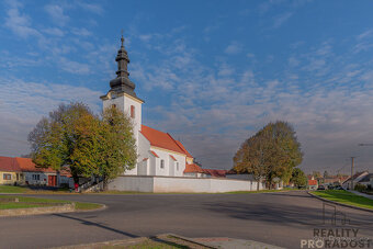 Prodej stavebního pozemku 600m2 se stodolou v Želeticích, ok - 10