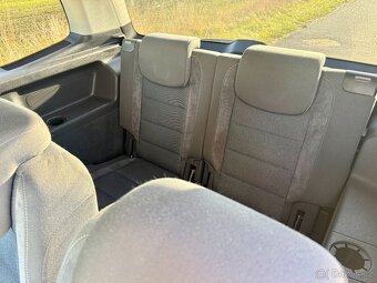 Volkswagen Touran 1.2 TSI - 77kw, 7 míst, tažné, webasto - 10