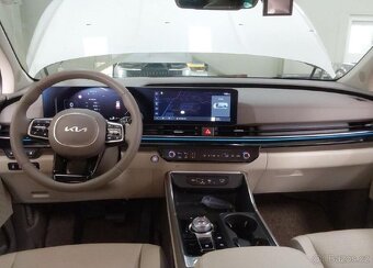 Kia Carnival 1.6-HEV-9MÍST-VŮZ NA CESTĚ - 10