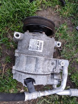 Rozprodám díly z motoru 2 TDI 16 v - 10