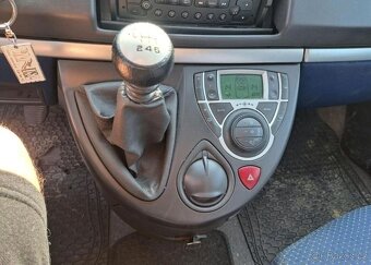 Fiat Ulysse 2,2 JTD nafta manuál 94 kw - 10