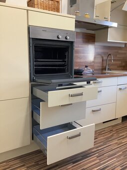 Moderní kuchyň LIVIA - 10