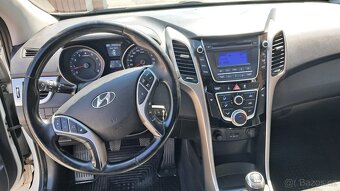 Hyundai i30 Kombi, 1.6i / 1.MAJITEL ČR - 10