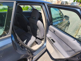 Volvo V50 2.4 D5 132kW Autoklima Alu Xen - 10