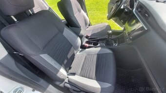 Prodám Toyota Auris kombi - 10