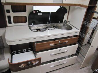 Prodám karavan Hobby 540 UFE,r.v.2018 + mover + předstan. - 10