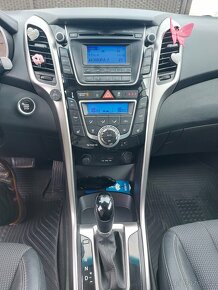 Hyundai i30 kombi, benzín + LPG, automat, elektrony - 10
