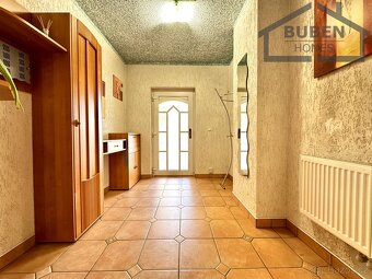 Rodinný dům 6+1 (užitná plocha 230 m2) se zahradou (408 m2) - 10