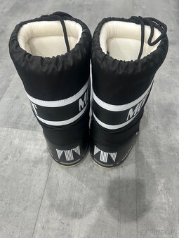 Moon Boot - 10