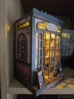 2. Dřevěná dekorace book nook - 10