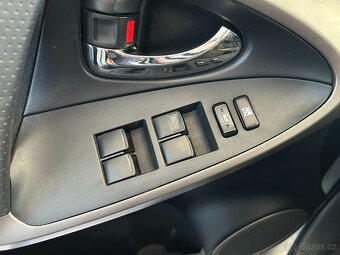 Toyota RAV4 2.0 VVT-i,4x4,AUTOMAT,TAŽNÉ,ČR - 10