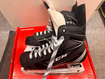 BRUSLE CCM RIBCORE 74K, VEL. 41,5/7,5 EE - 10