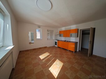 Pronajmu byt 2+1 87m2 se zahradou a dvou garáží v a Ostravě. - 10