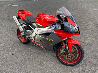 Aprilia RSV 1000 R - 10