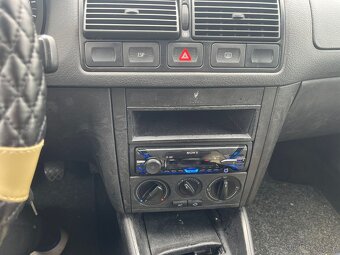 Volkswagen Golf 1.416v 55kw rok 2000 Edition - 10