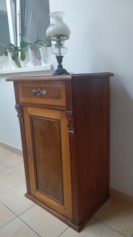Starožitná komoda/skříňka z masívu - 10
