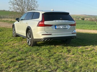 Volvo V60 - Cross Country B4 - AWD, BLIS - 10
