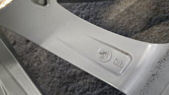 ALU KOLA R18 - 5x112 zimní originál ŠKODA OCTÁVIA 4, VW GOLF - 10
