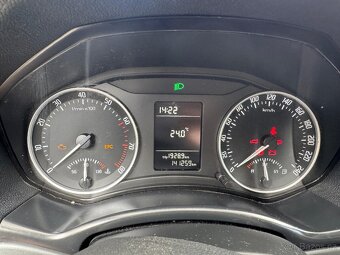 Škoda Octavia 2009 1.4 16v - 10