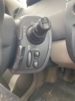 Renault grand scenic 1.5 dci 7míst - 10