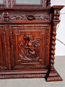 Starožitný vyřezávaný masivní příborník - 10