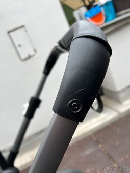 Zánovní Bugaboo Donkey 5 Duo s bohatým příslušenstvím - 10