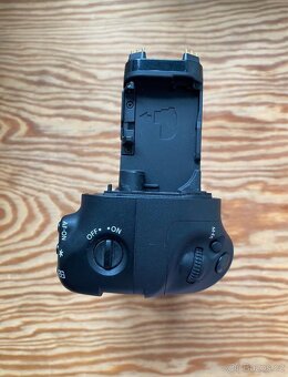 Canon EOS 5D mark IV - 10