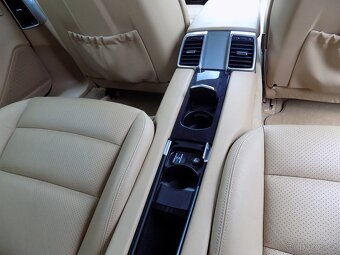 Porsche Panamera 3.6 220 KW SERVIS PORSCHE - 10