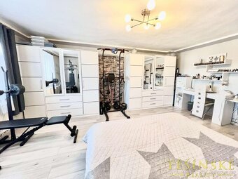 Prodej dvougeneračního rodinného domu se dvěma samostatnými - 10