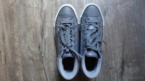 Dvoje vysoké kožené Converse v.38,5 - 10