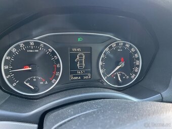 Škoda Octavia II 2,0tdi 103kw Webasto plně pojilzdná - 10