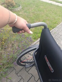 Odlehčený invalidní mechanický vozík - 10