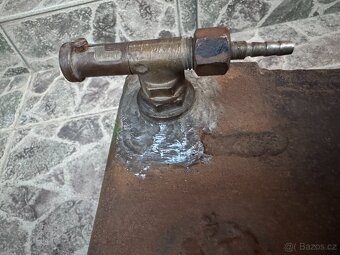 Palivová nádrž - 10