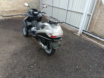 Piaggio mp3 250 LT CZ doklady v ceně +nový kufr šedá 2 - 10