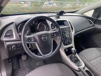 OPEL ASTRA GTC 1.4i 1.MAJITEL NOVÉ V ČR 77.000KM 2x ALU - 10