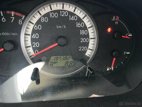 Mazda 5 1,8i 16V 85kW 2005 L8 - DILY, JEZDI - 10