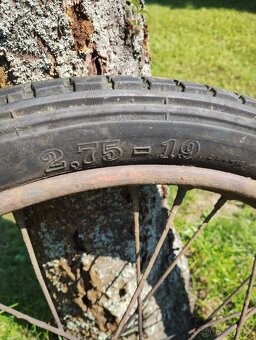 Prodám kola na motocykl ČZ 150C v hezkém stavu - 10