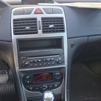 Peugeot 307 1.6 benzin automat r.v.2002/10 7 míst - 10