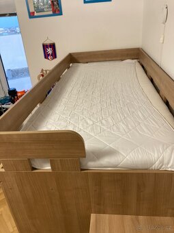Vyvýšená postel se skříňí - 10