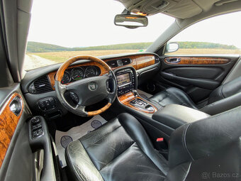 Jaguar XJR 4.2 V8 291kw Automat+Serviska - 10