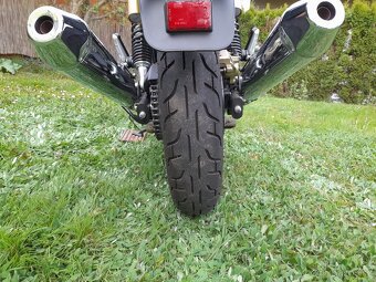ROYAL ENFIELD INTERCEPTOR 650 - 10