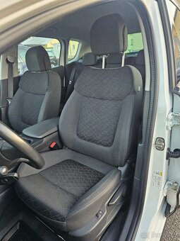 PEUGEOT 3008 2016 1.2 e-THP 96kW,VÝHŘEVY,TEMPOMAT,PARK.SENZ - 10